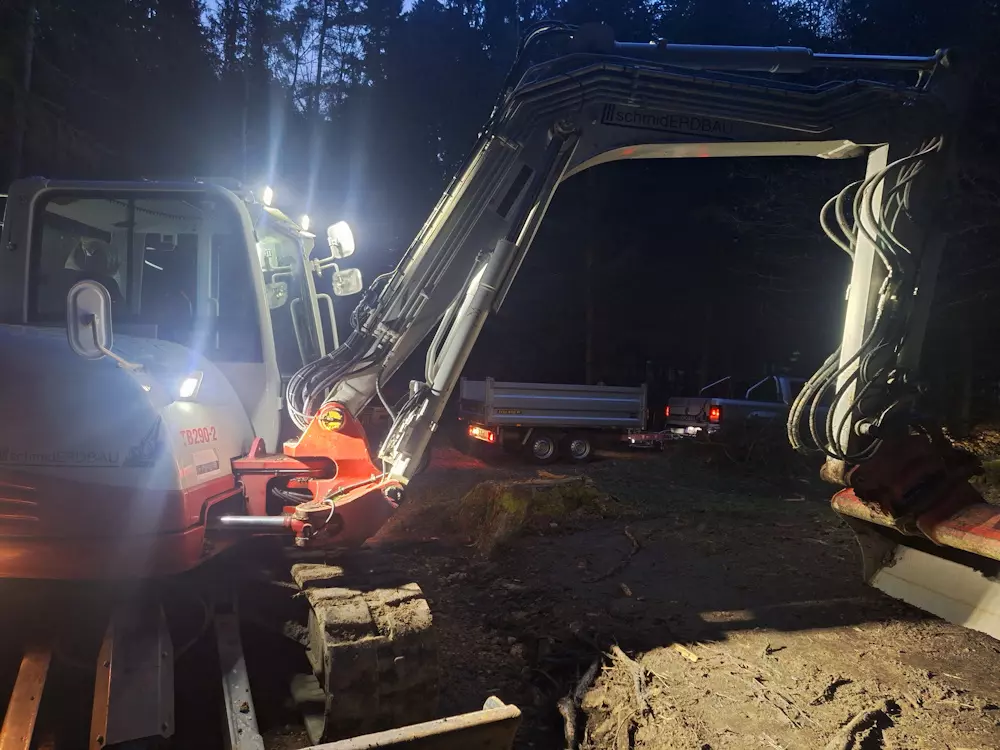 Weggestaltung, Wald, Baggerarbeiten, Erdbewegungen, Schmid Erdbau, Erdbau Leiblachtal